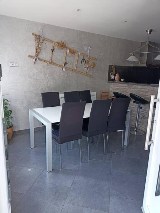Appartement De 70M2 Tout Equipe Hargarten-aux-Mines Dış mekan fotoğraf